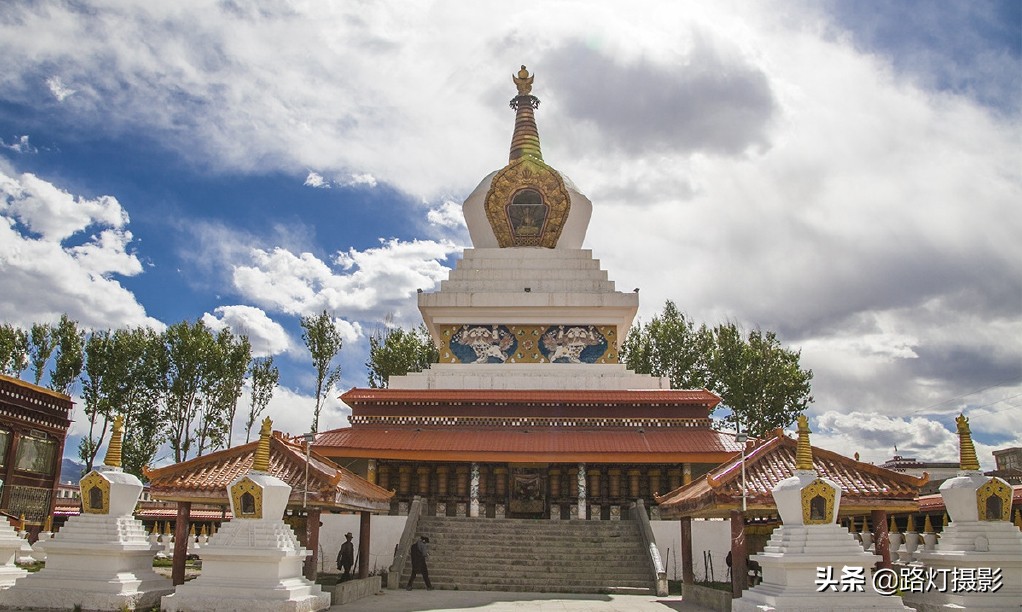 你见过凌晨四点钟的布达拉宫吗,布达拉宫是在四川甘孜吗