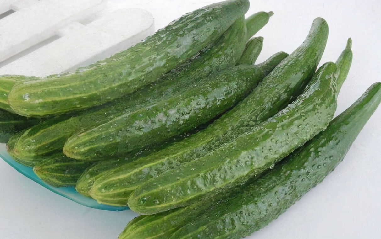 黄瓜发苦发涩会中毒吗,黄瓜又苦又涩怎么回事能吃吗