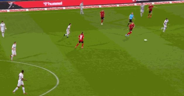 利昂贝利加盟曼城,利昂贝利绝杀曼城