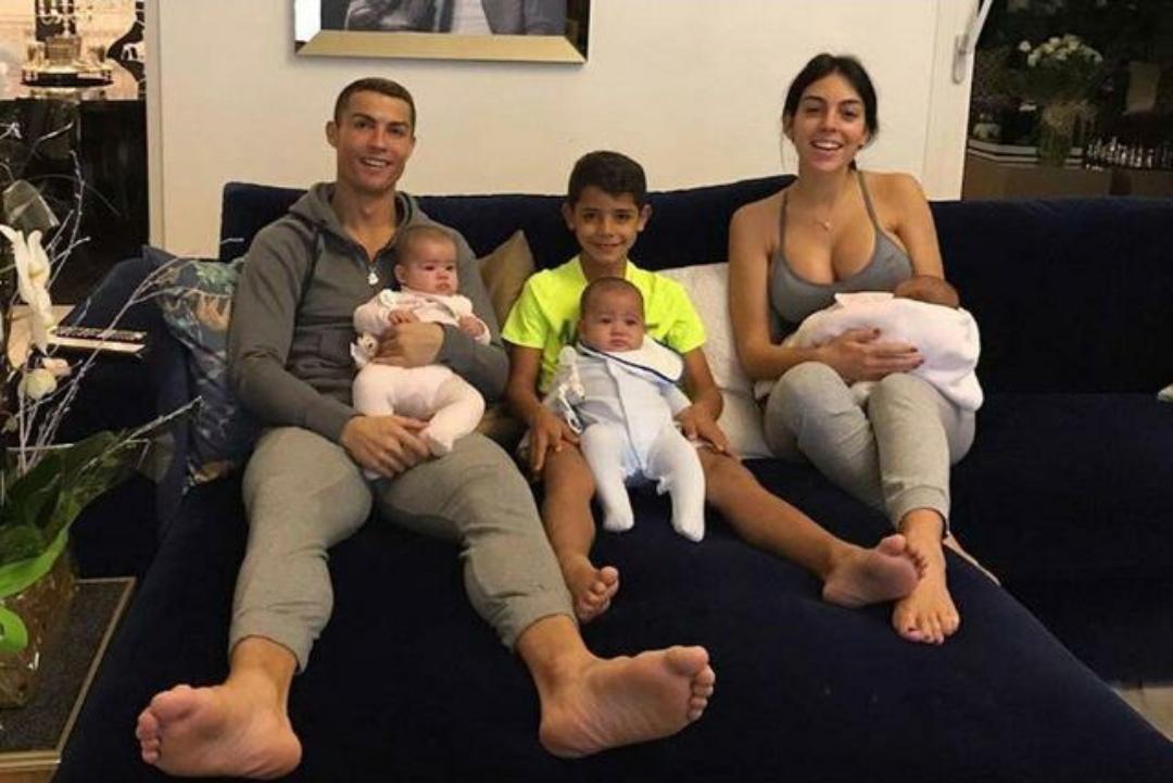 c罗联手林加德,c罗为家乡医院捐赠5台呼吸机