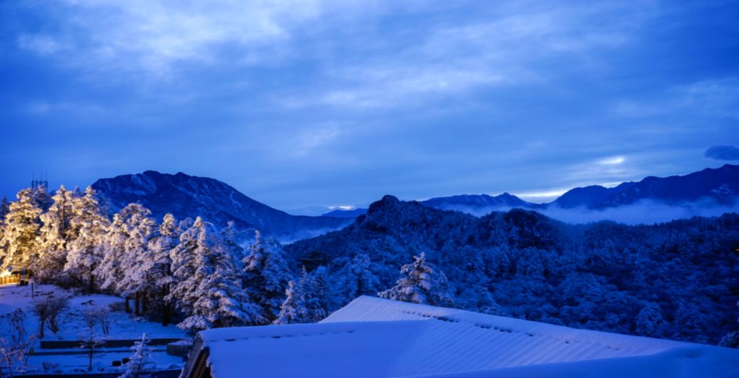 成都周边泡温泉滑雪推荐,成都滑雪泡温泉两日游