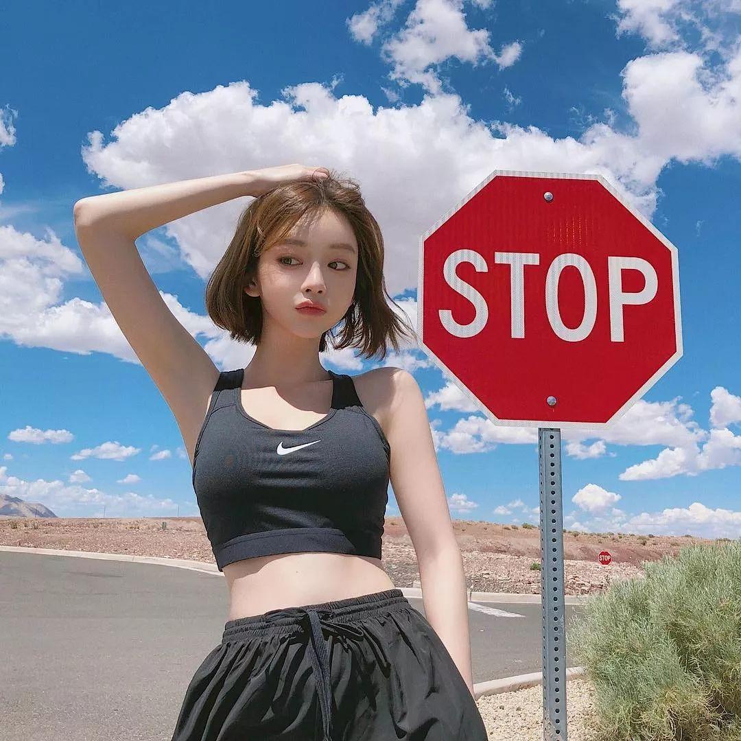 姜泰莉运动款,姜泰莉鞋子