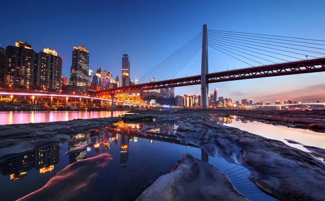 轨道游重庆,跟着轻轨游重庆