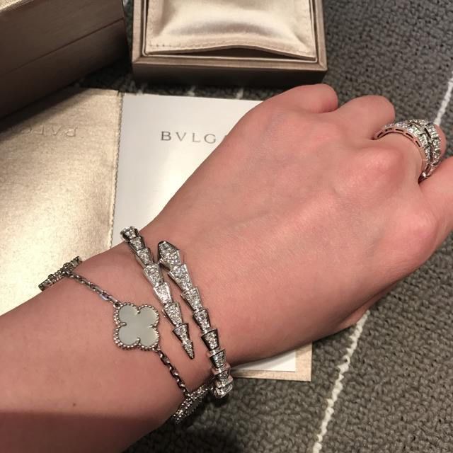 宝格丽戒指蛇戒玫瑰金,宝格丽白色珍珠贝母配玫瑰金