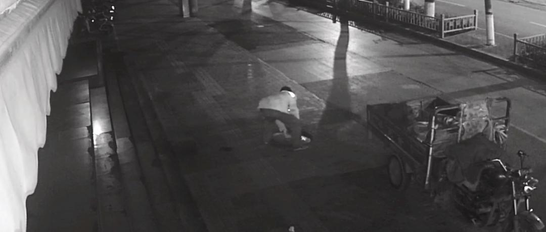 检察建议守护群众脚底下的安全,以案释法偷窨井盖可构成严重犯罪