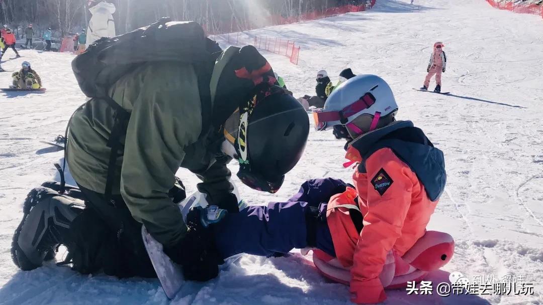 带娃滑雪穿什么,亲子滑雪装备