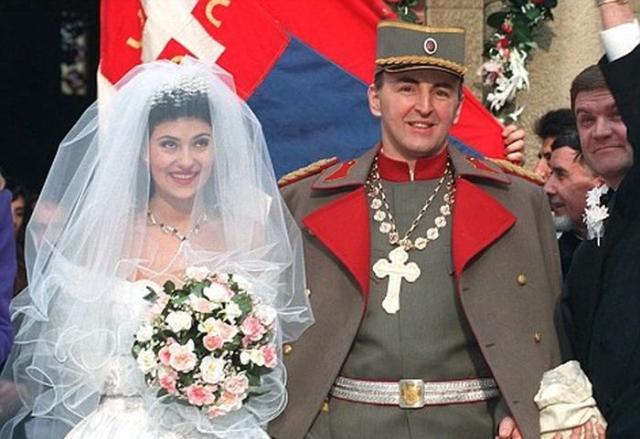 阿尔坎之虎黑道大亨率领球迷组建的塞尔维亚志愿近卫军