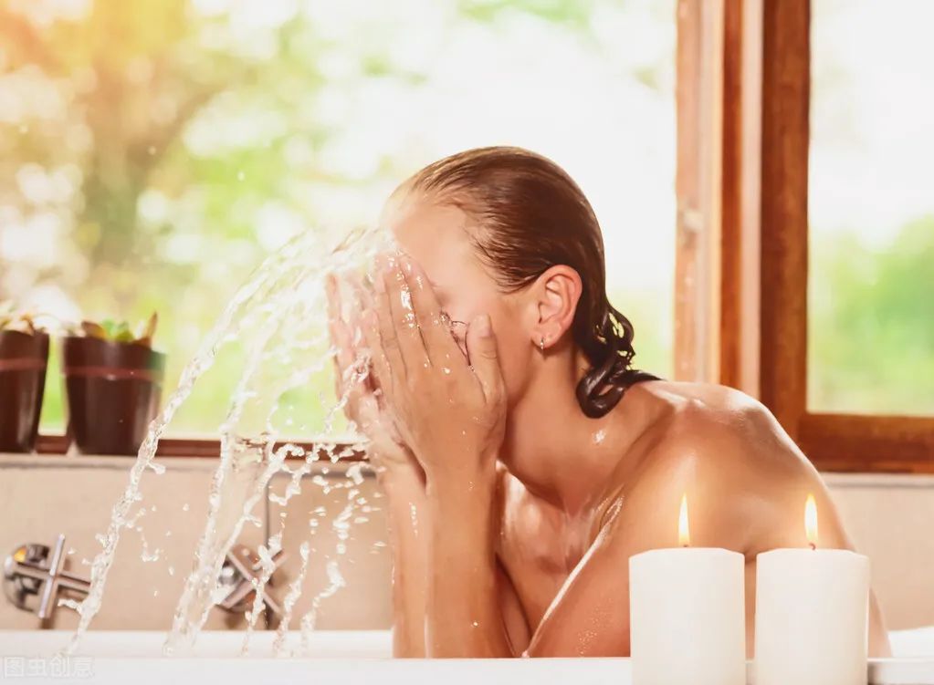 99%的人用错洗面奶,洗脸不要傻傻的用洗面奶教你一招