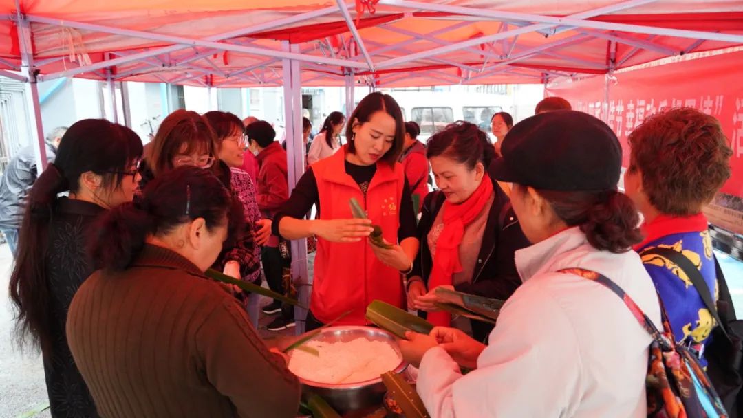 社区与共建单位开展党建联建活动,社区党建联盟聚合力开展共建活动