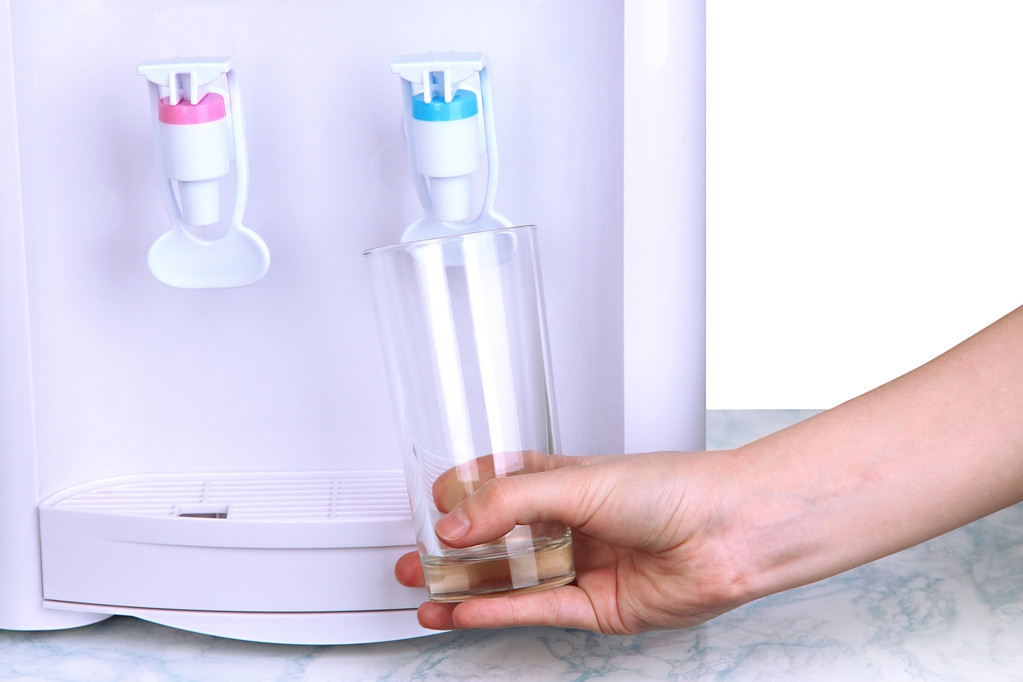 央视报道饮水机只用不洗，净水变成致命毒水