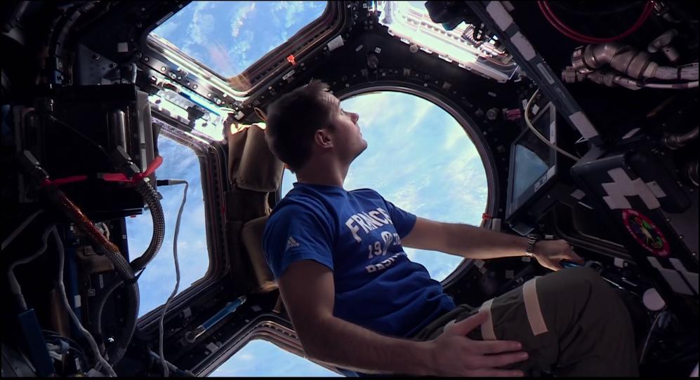 被这个法国帅气宇航员迷倒!网友:法国人真TM浪漫