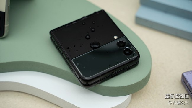 三星新款折叠机galaxyzflip5照片,三星galaxyzflip3折叠测试