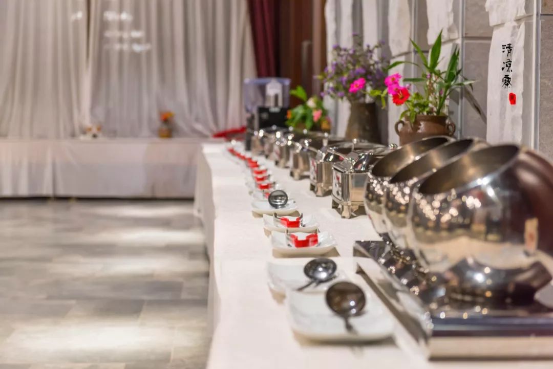 清凉寨丨“枫”景尚好,年会火热预定中!