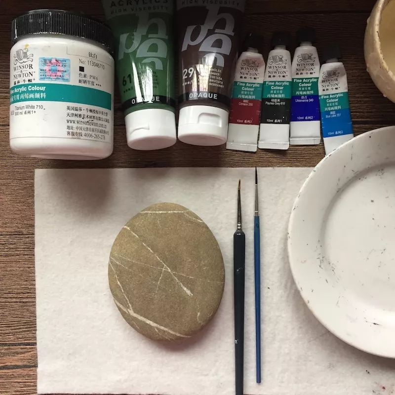 石头画蝴蝶教程视频,在石头上画蝴蝶用丙烯颜料