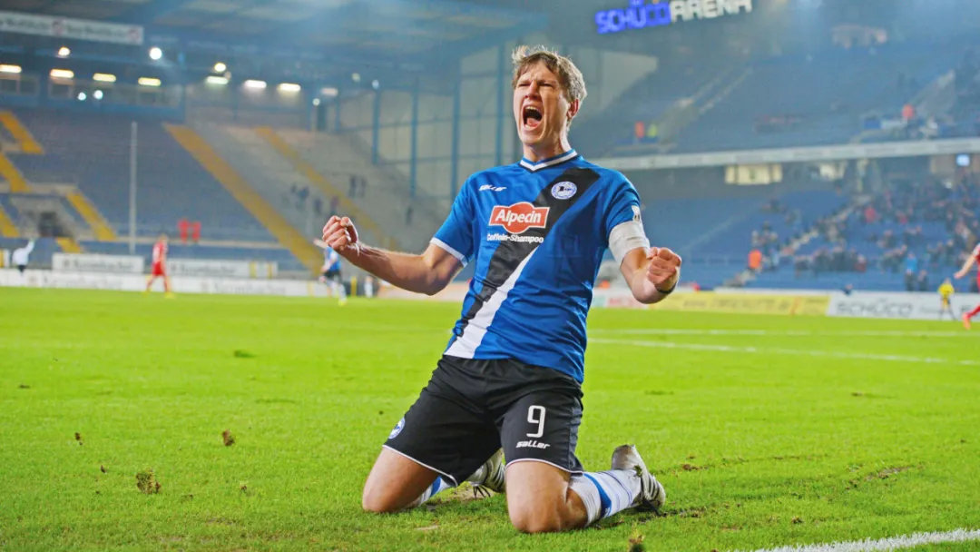 别吵了！听我的，都听我的