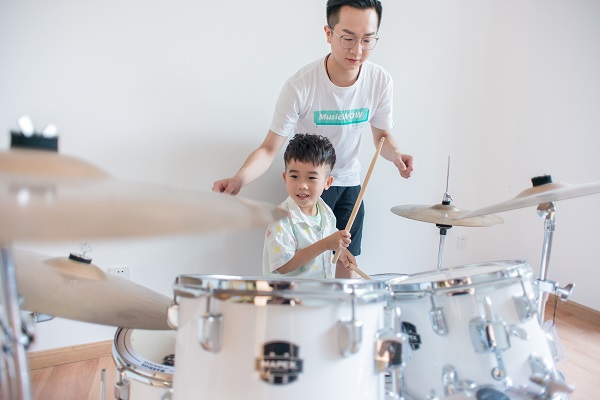 架子鼓怎么打不响,怎么打架子鼓鼓棒不会动