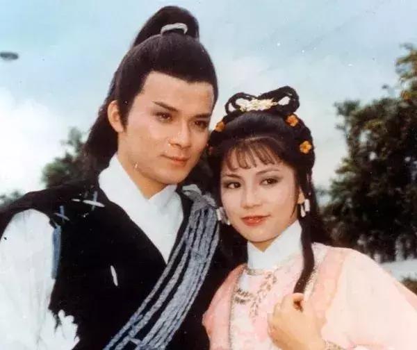 金庸笑傲江湖诗,金庸武侠小说中最霸气的十首诗