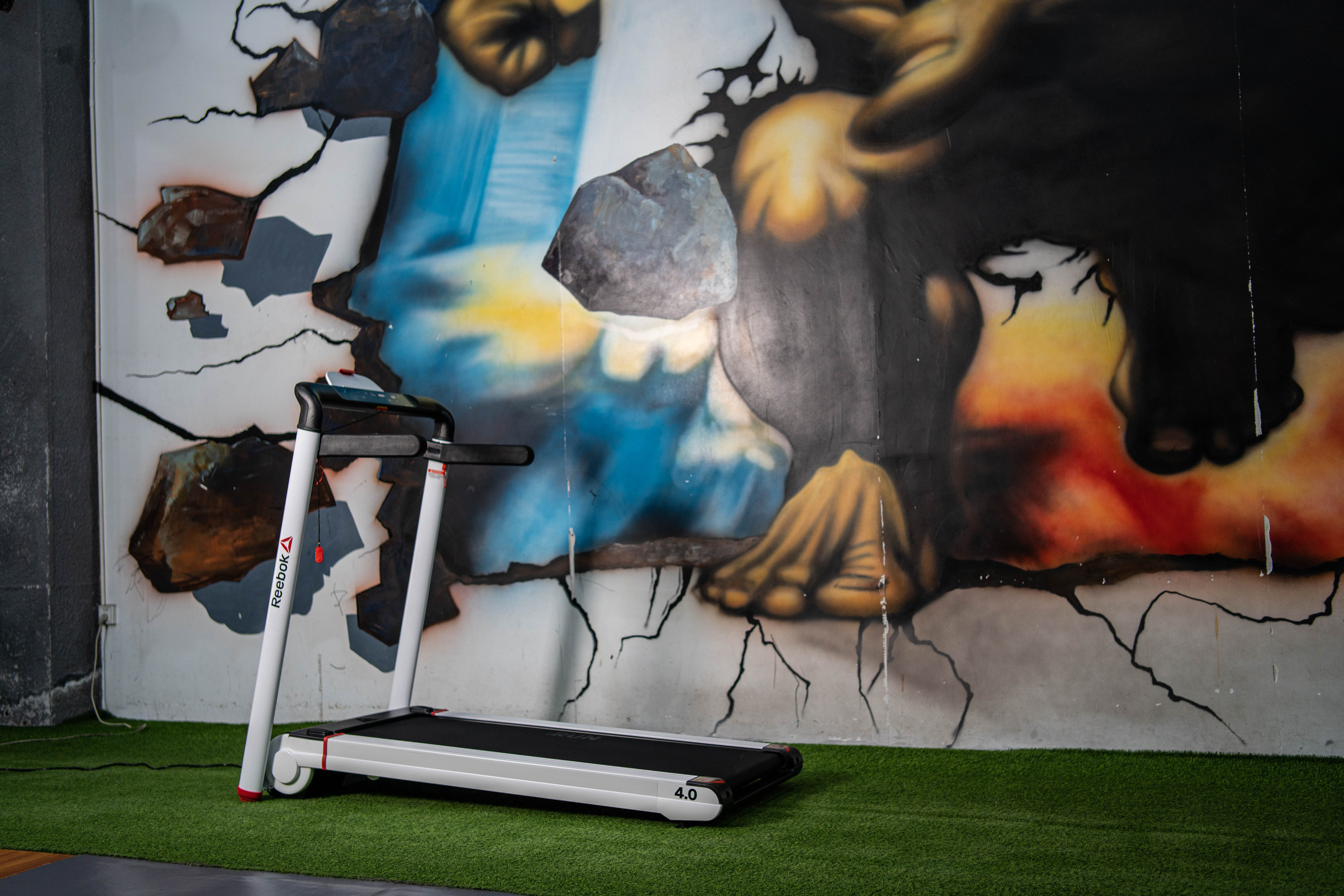 锐步irun3跑步机评测,锐步折叠跑步机irun4