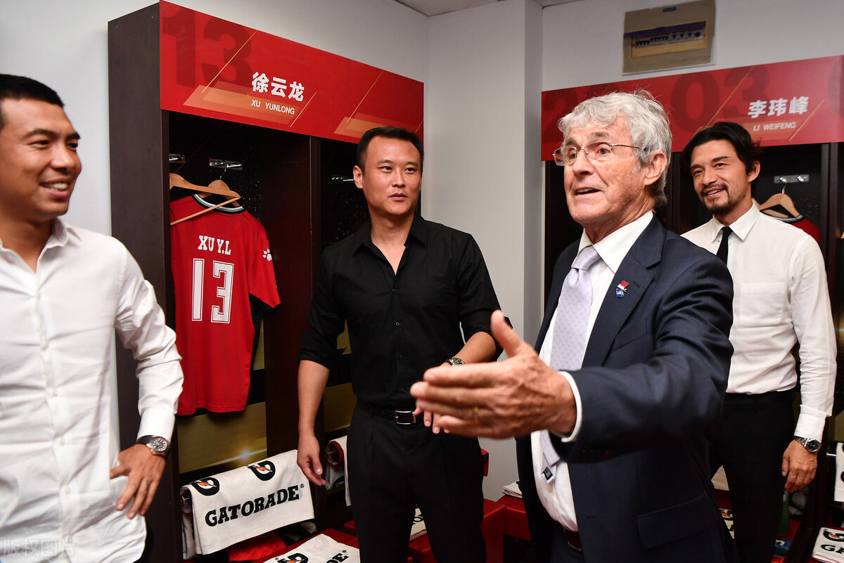 拍不好的中国电影，踢不好的中国足球