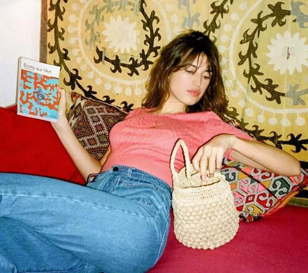 刘雯蕾丝服装,刘雯jennie