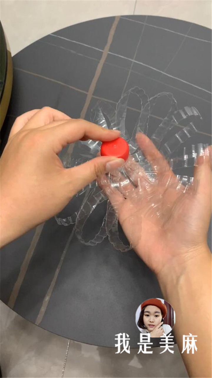 制作手工灯笼的方法简单又漂亮,3-6岁孩子手工做灯笼最简单的方法