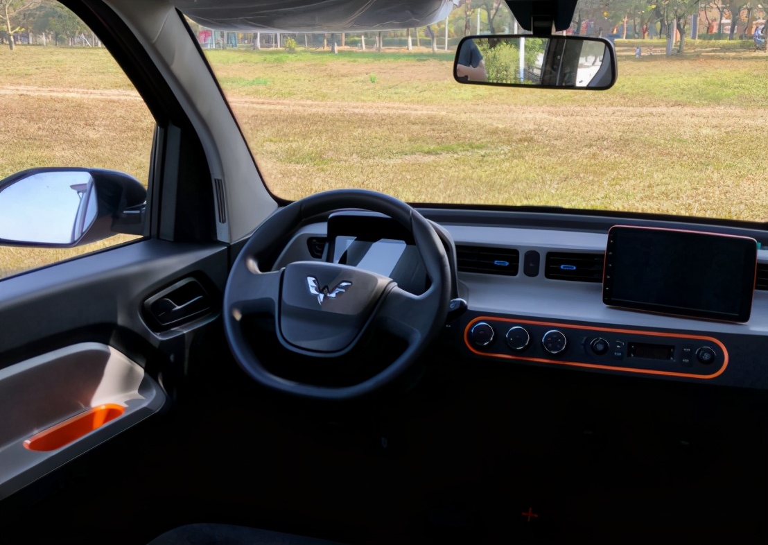 五菱宏光mini真实用车感受费用,五菱宏光mini驾驶注意事项