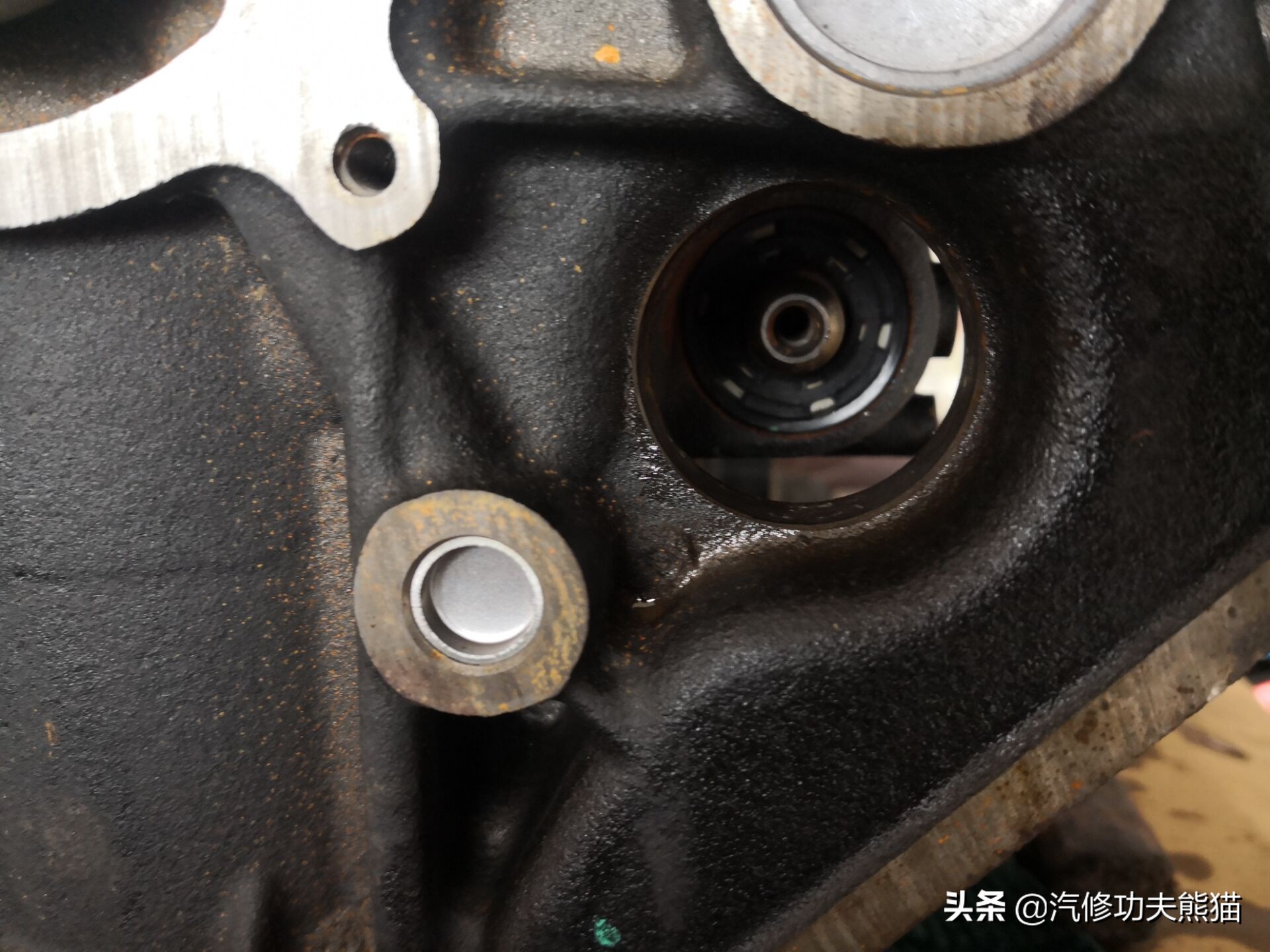 2013奥迪a4l烧机油怎么解决,奥迪a4l哪一款开始烧机油不严重