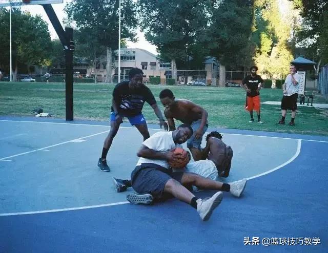 篮球比赛上打架事件,篮球比赛打架事件