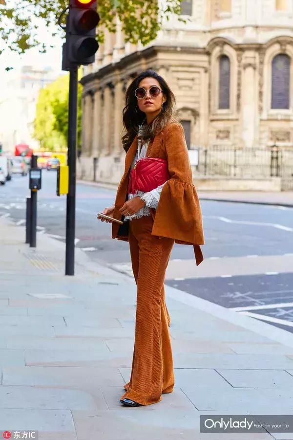 灯芯绒真的很洋气吗,灯芯绒洋气裤子