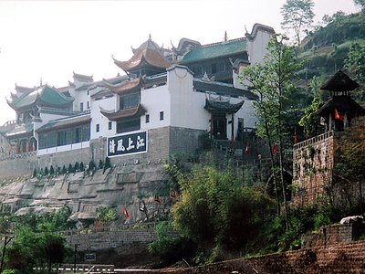 越野越嗨:峡州国旅邀您“坐”着邮轮体验鄂渝最佳自驾游风景线