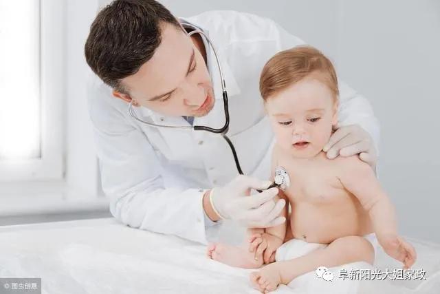 阳光大姐月嫂婴儿抚触,阳光大姐新生儿沐浴抚触