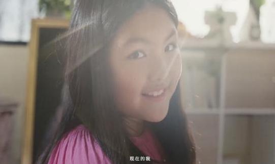 王诗龄绘画作品孔雀,王诗龄画的孔雀怎样