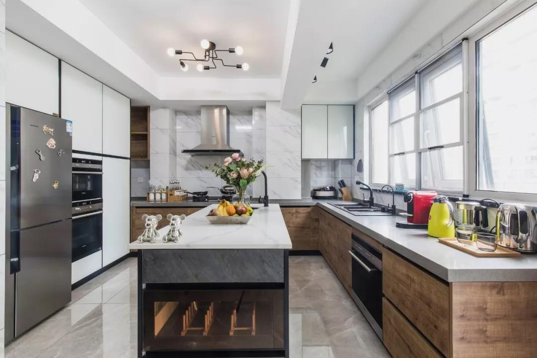 橱柜台面用钢化玻璃材质好吗,不锈钢橱柜台面材质多厚比较好