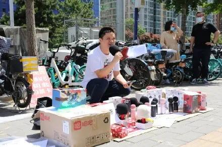 最火爆的地摊产品有哪些品牌,地摊经济火了下一个火的板块