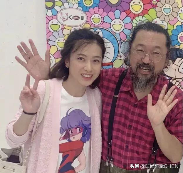 刘銮雄娇妻甘比做义工,刘銮雄携娇妻恩爱亮相