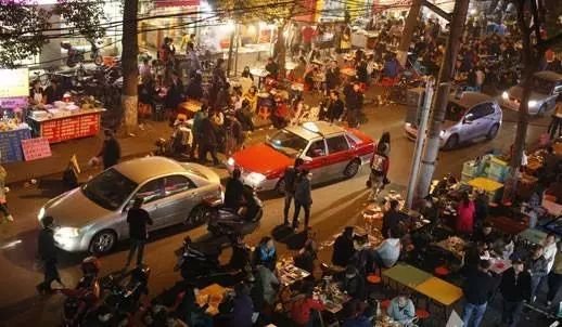 褰郸鏂版潙澶滃競涓婃捣璁板繂,涓婃捣浜虹溂涓殑褰郸鏂版潙