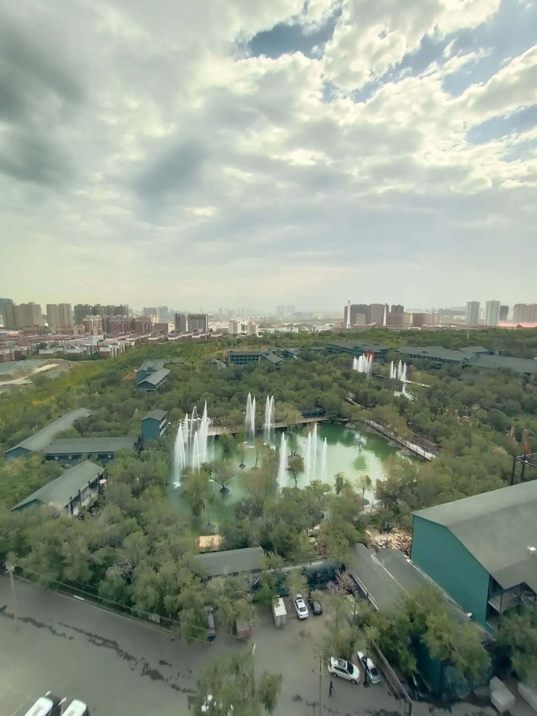 绿地城二期绿化乌鲁木齐,乌鲁木齐中海万锦公馆绿化环境