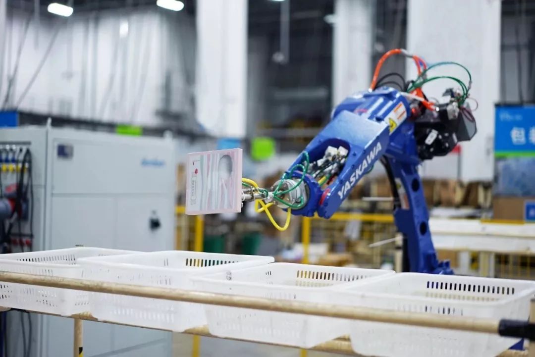 「第C维」智能物流机器人会自己开网店吗?