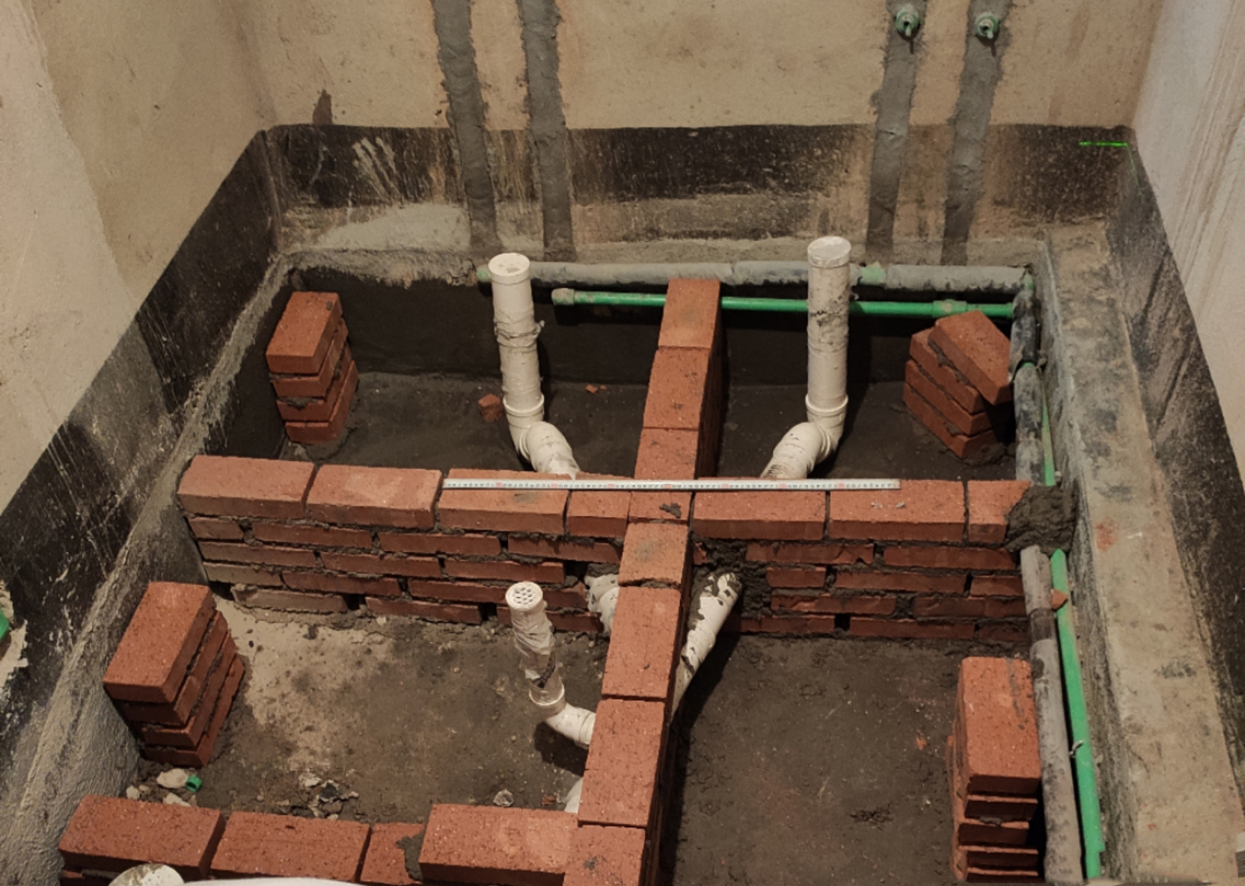 装修好卫生间马桶移位方法,马桶移位器和蹲坑移位器一样吗