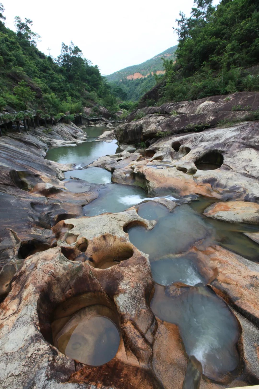 羞羞的铁拳泳池取景,潮州绿岛山庄景区