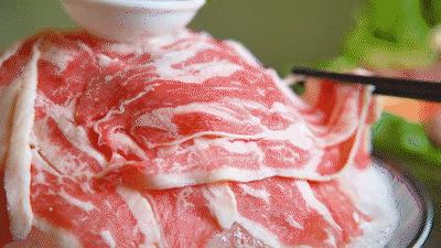 椰椰椰！这家人气椰子鸡专门店，光是汤底就喝饱了