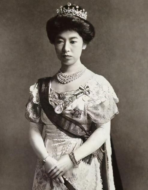 良子皇后和美智子,良子皇后有多惨