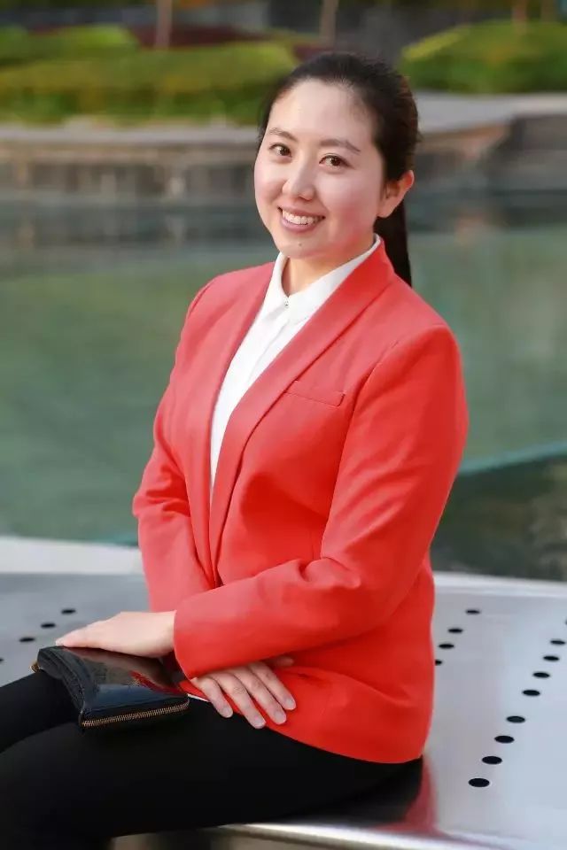 这家号称“顺便赚钱”的企业里,找不到任何“政治斗争”的影子