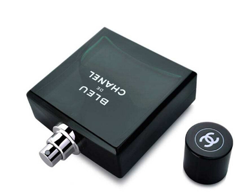 陈伟霆香奈儿黑色小香风外套,香奈儿的蔚蓝陈伟霆同款