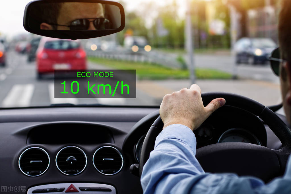 科三起步离合刹车怎么配合不熄火,如何放离合平稳起步