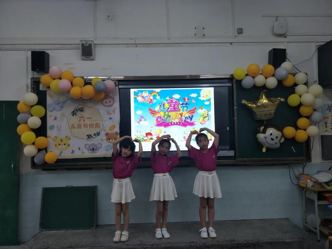 儿童庆祝建党100周年文艺汇演,庆祝建党百年文艺演出儿童合唱