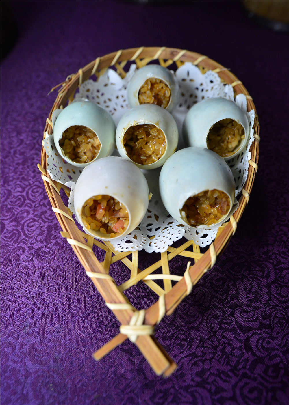 桂林藏在山洞里的油茶店,桂林开在半山腰的油茶店