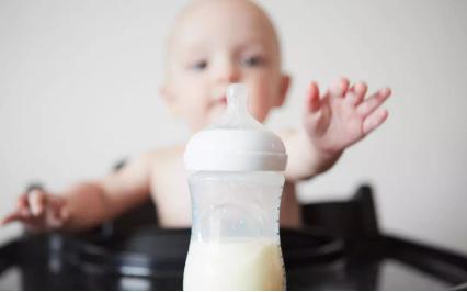1岁宝宝奶粉可以随意换牌子吗,1岁换奶粉需要转奶吗