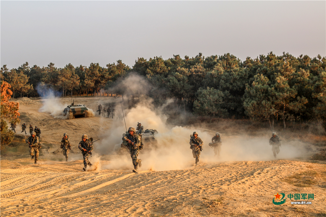 关于军人的唯美诗词,赞美军人的十首诗词