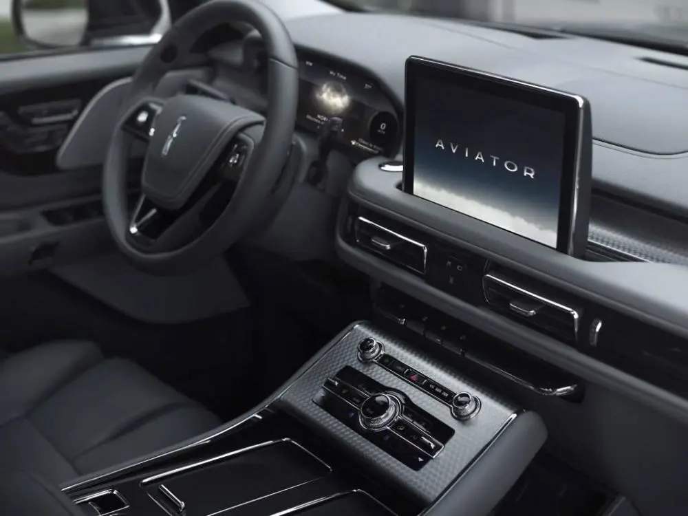 豪车乞丐版,飞行家7座四驱尊享版